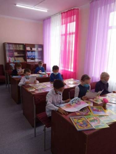 Знакомство с новинками художественной литературы в рамках программы "Читающая школа"